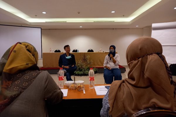 Berbagi pengalaman menghadapi persoalan sebagai pekerja migran